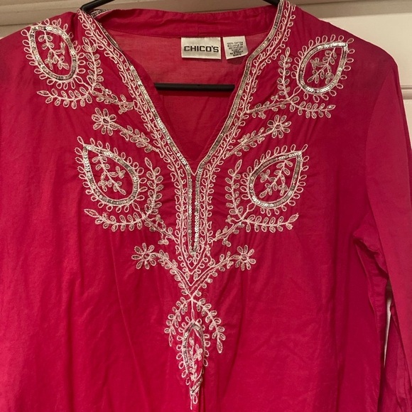 Chicos Blouse Womens Size 0 Hot Pink Embroidered Floral Tunic V-Neck 3/4 Sleeves - Picture 2 of 8
